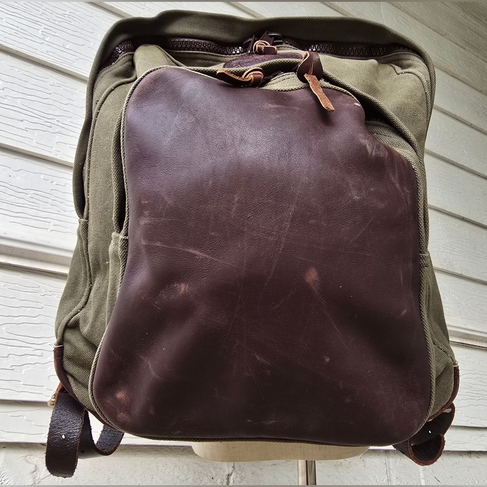 Original 2009 Duluth Trading Co Olive Green Canvas Backpack Leather & Brass EXC - Picture 7 of 16